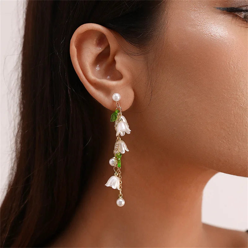 2025 New Sweet Temperament Small Fresh Bamboo White Lily Of The Valley Flower Earrings Elegant And Gentle Asymmetric  Earrings