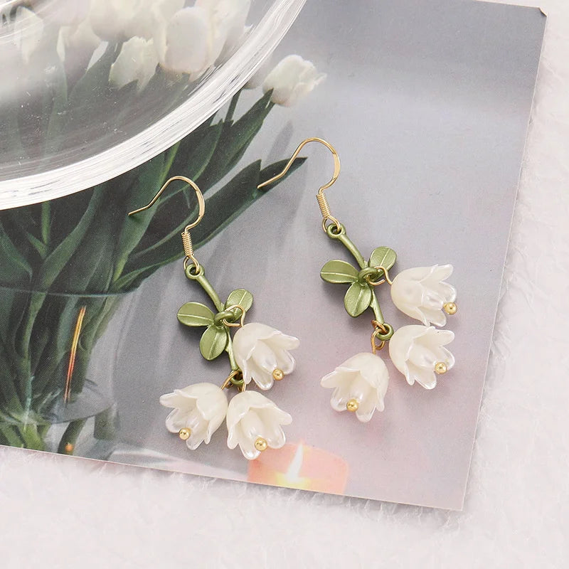 2025 New Sweet Temperament Small Fresh Bamboo White Lily Of The Valley Flower Earrings Elegant And Gentle Asymmetric  Earrings