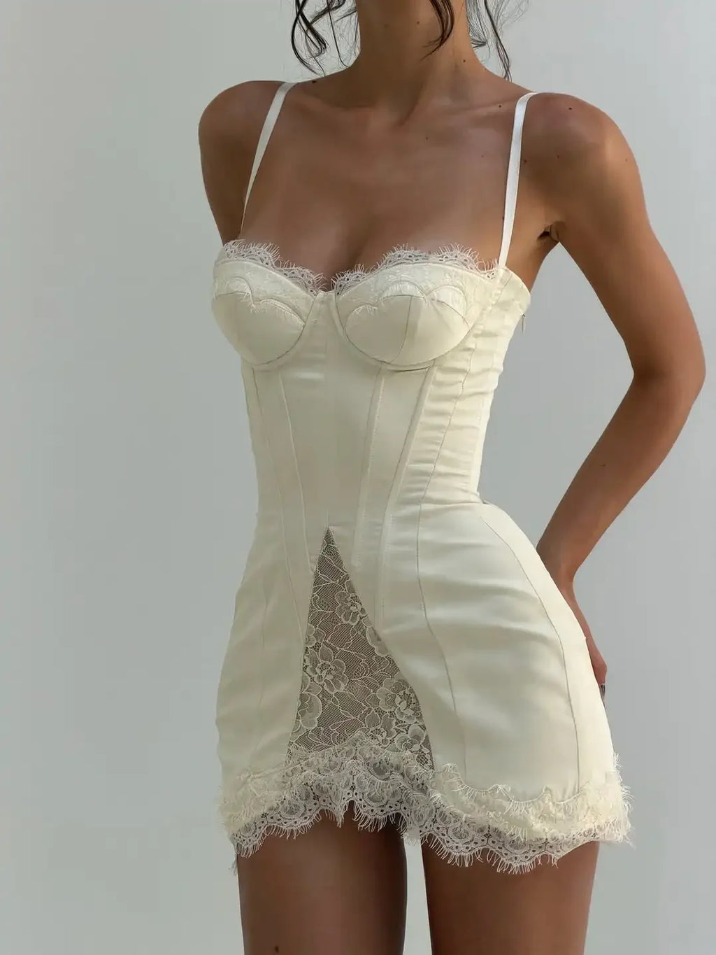 Women's White Lace Trim Corset Mini Dress Sexy Sweetheart Neck Spaghetti Strap Slit Hem 2026 Summer Leisure Nightclub Party Wear